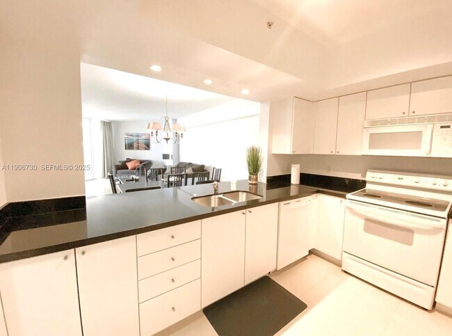 Building Photo - 17375 Collins Ave