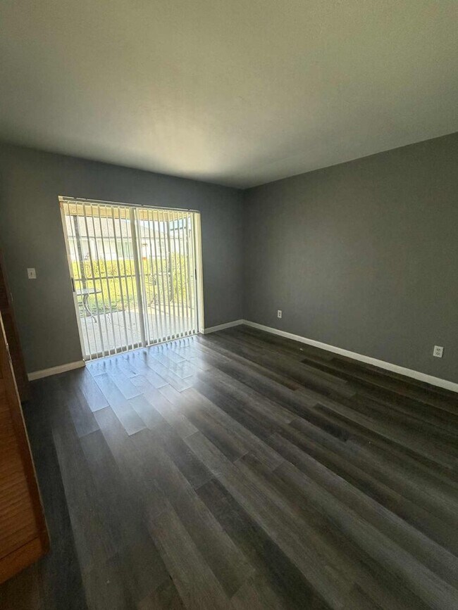 Building Photo - 4619-4621 Skyline Blvd