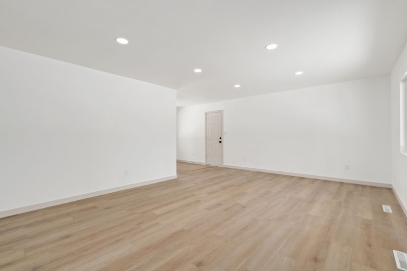 Building Photo - 413 Irish Dr