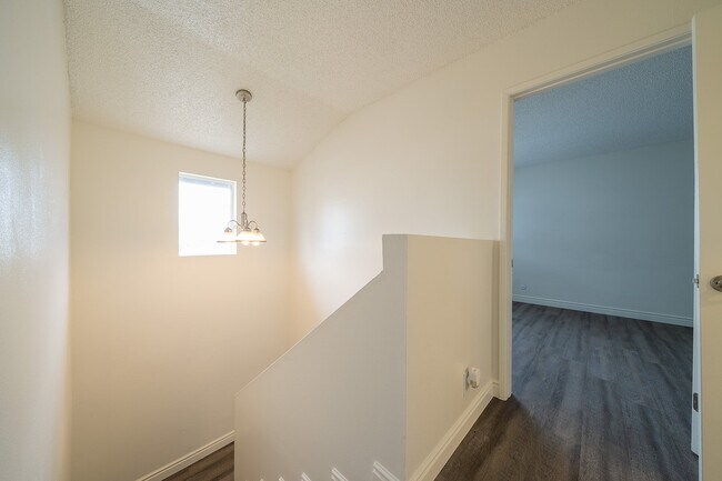 Building Photo - 1466 Bonair Rd
