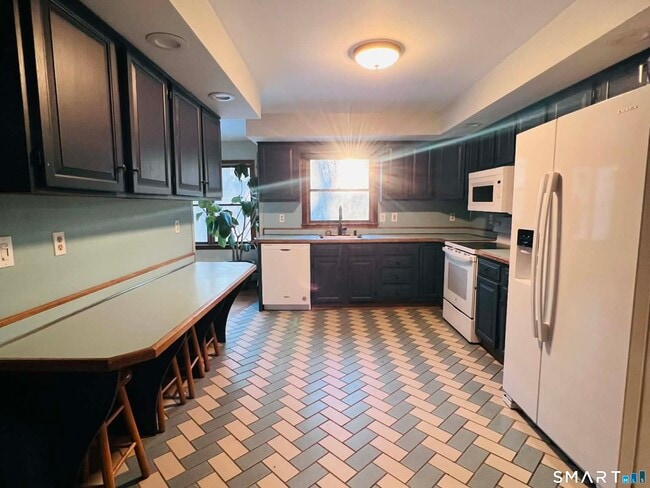 Building Photo - 250 Rte 66 E