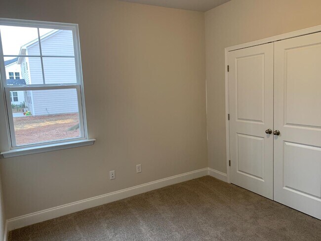 Building Photo - 2445 Bent Oak Rd