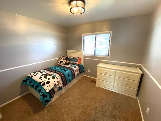 Building Photo - Beautiful Upgraded house in Santaquin