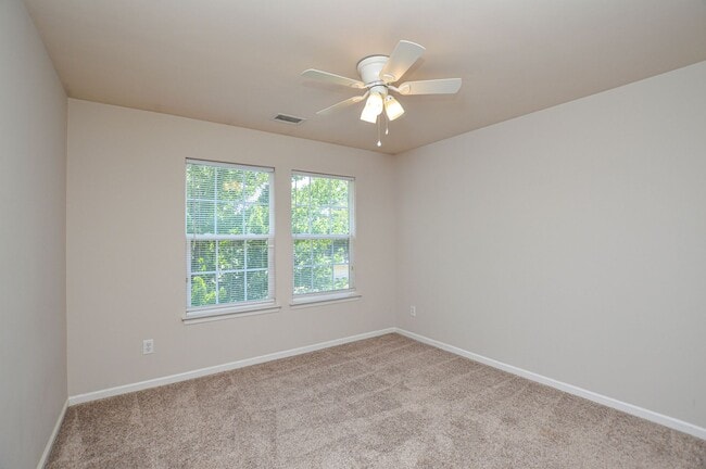 Building Photo - Elegant 4-bedroom Home in Desirable Callonwood Neighborhood in Matthews, NC