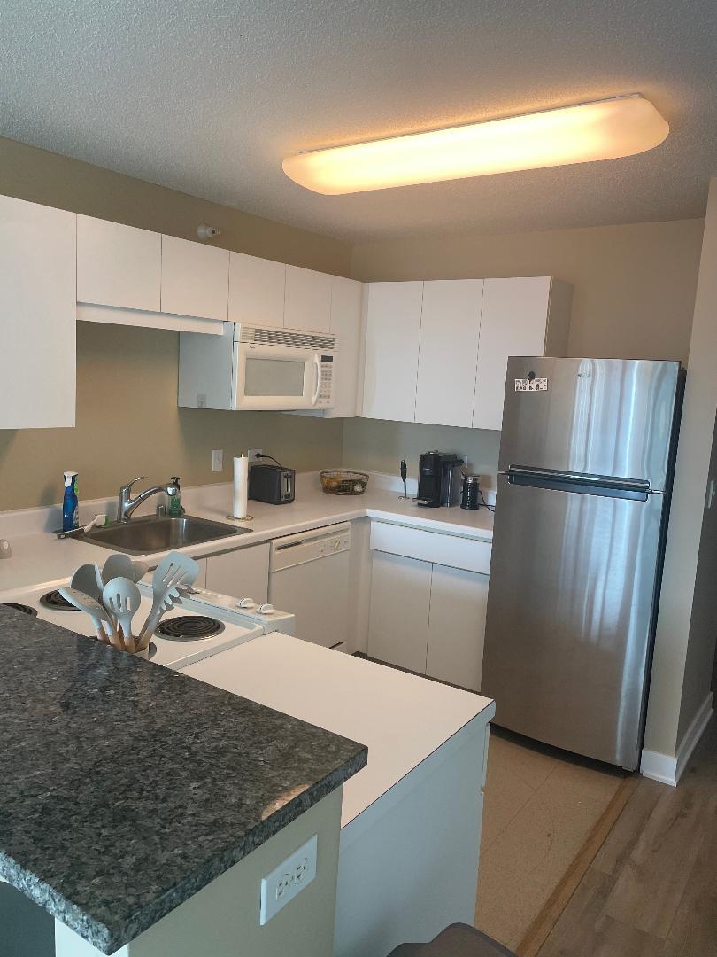 Building Photo - 2 E Erie St