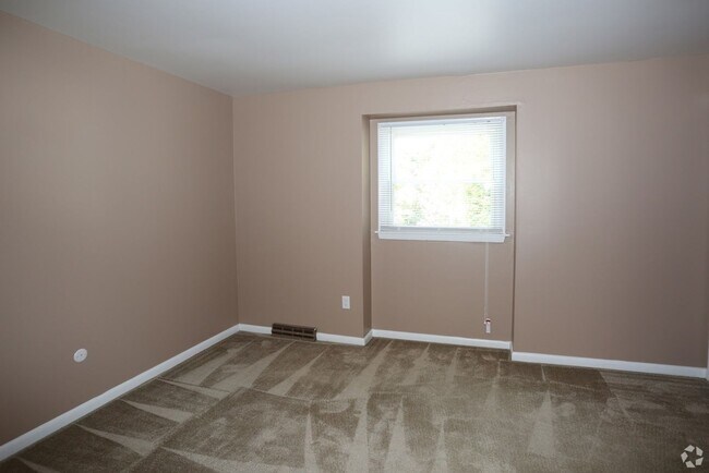 Building Photo - 2-Bedroom, 1-Bath