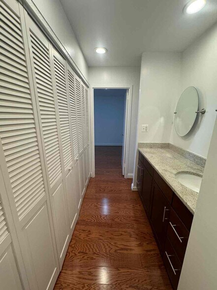 Building Photo - 3101 S Manchester St