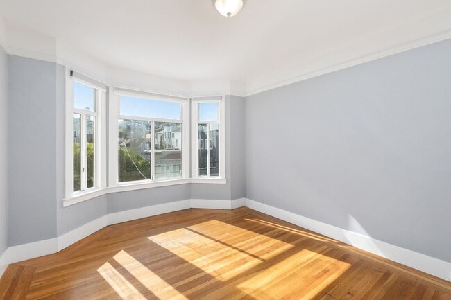 Building Photo - 2272 Greenwich St