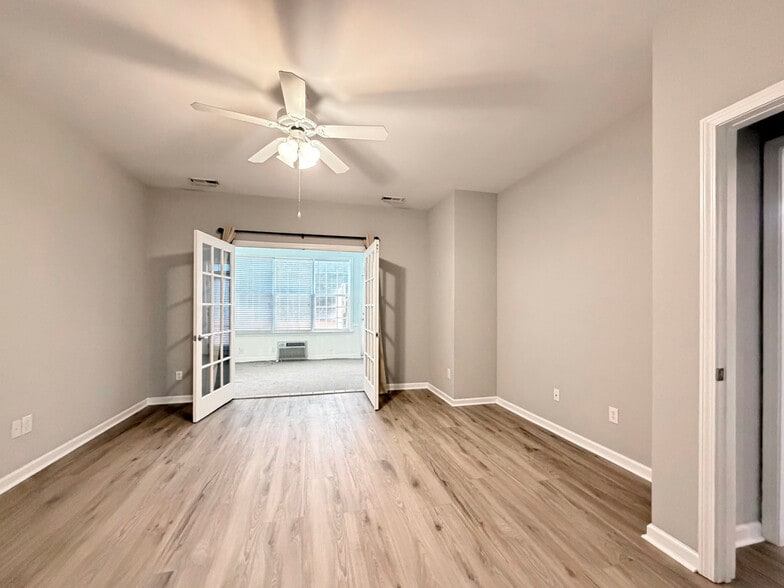 Building Photo - 10483 Dapping Dr