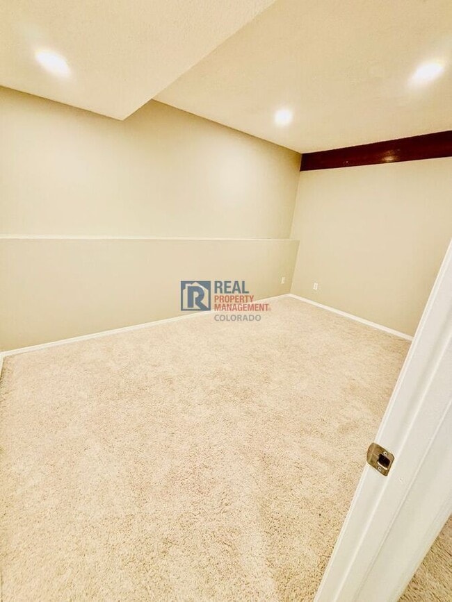 Building Photo - 10430 W 83rd Ave