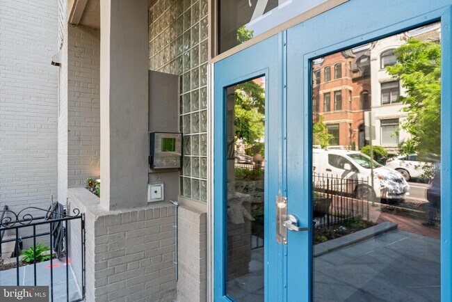 Building Photo - 2130 N St NW