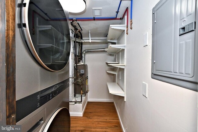 Building Photo - 1401 Society Pl