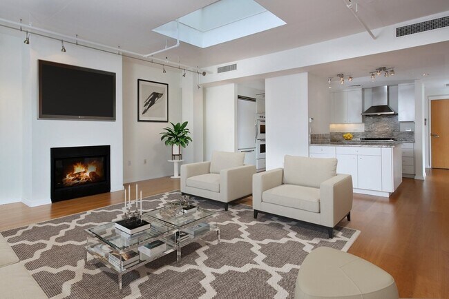 Building Photo - 25 Channel Center St