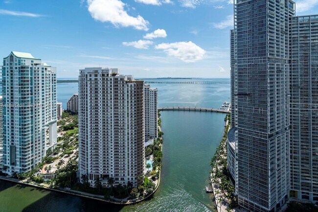 Building Photo - 300 Biscayne Blvd Way