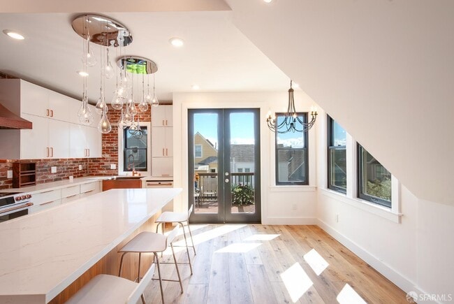 Building Photo - 60 Carmelita St