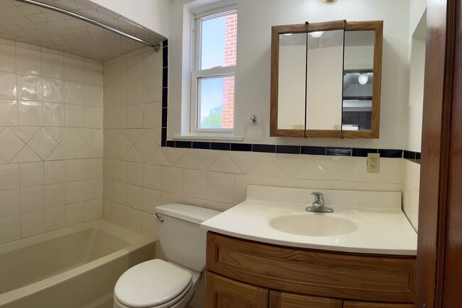Building Photo - 2 Bedroom Single Family House Stanton Heights