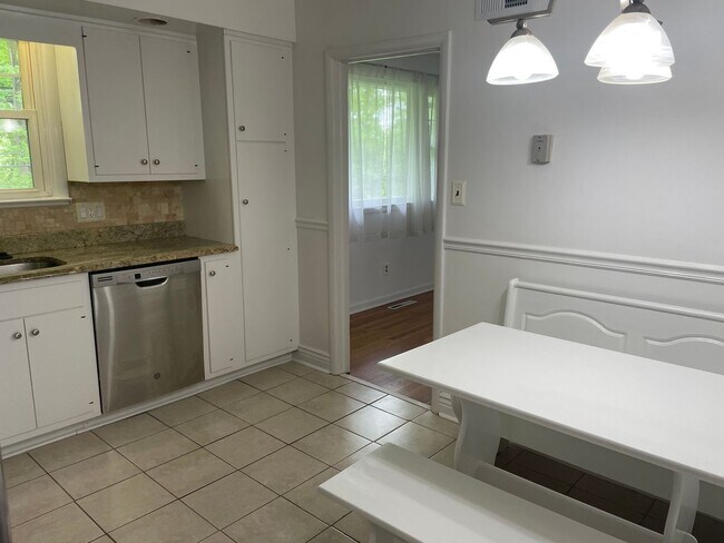 Building Photo - 202 Alders Dr