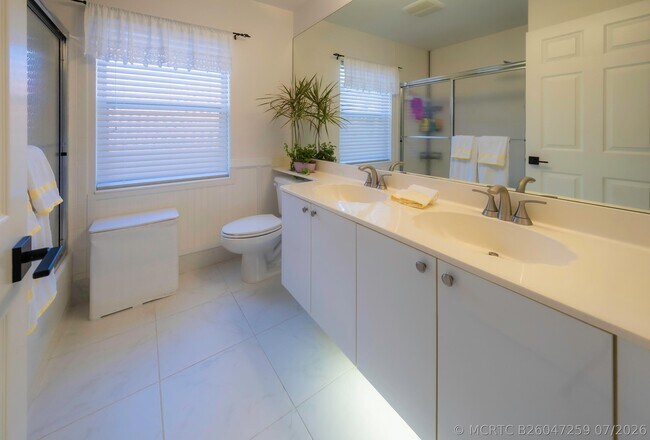 Building Photo - 10849 Bal Harbor Dr