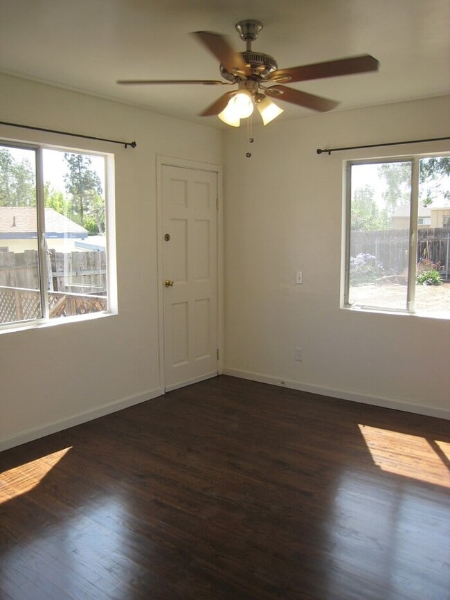 Building Photo - Beautiful La Mesa home w/ huge yard & garage