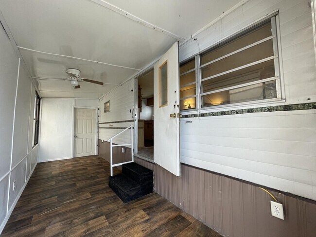 Building Photo - 30346 FL-78