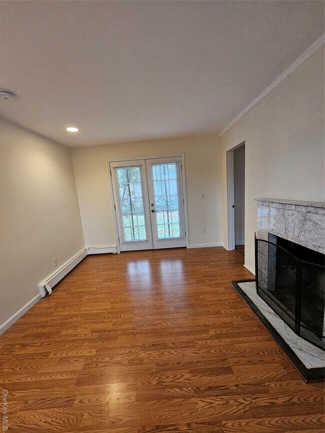 Building Photo - 22 A Town Path