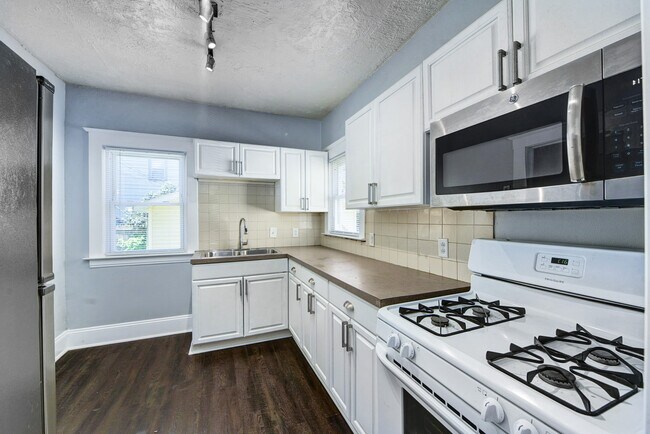 Building Photo - 1292 Fry Ave