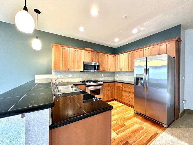 Building Photo - 3bd/2.5ba Bothell Townhome