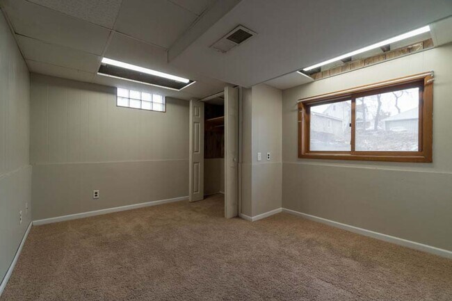 Building Photo - 2503 Iowa St