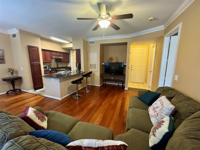 Building Photo - 7575 Kirby Dr