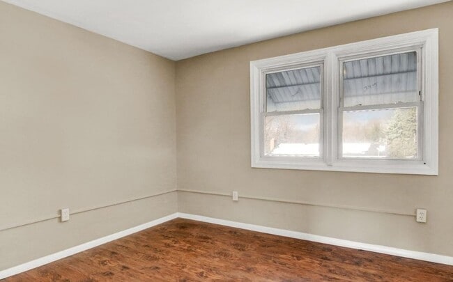 Building Photo - Coming Soon! Charming 2 Bedroom, 1 Bath Ho...