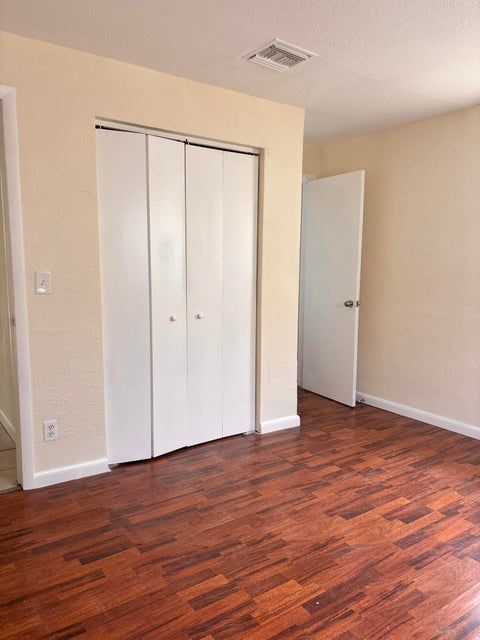 Building Photo - 4285 SW 49th St