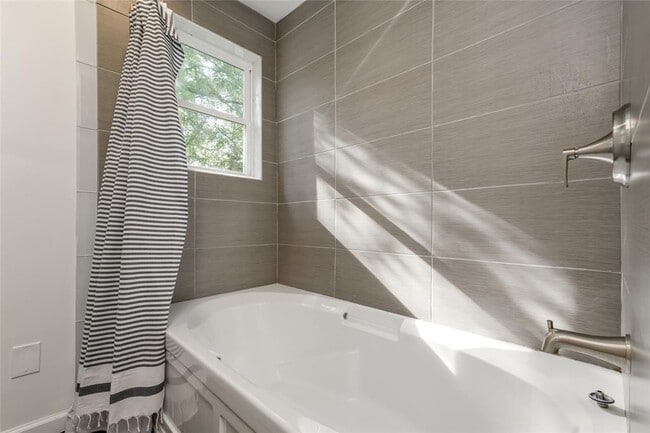 Building Photo - 5323 Downs Dr