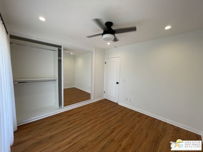 Building Photo - 1104 Masselin Ave