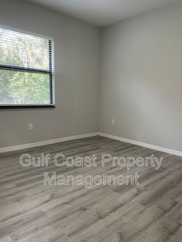 Building Photo - 1926 Marlay Ave