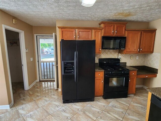 Building Photo - 335 Jon Jeff Dr NW