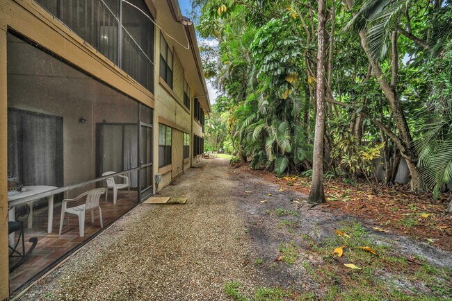 Building Photo - 12970 Dartford Trail