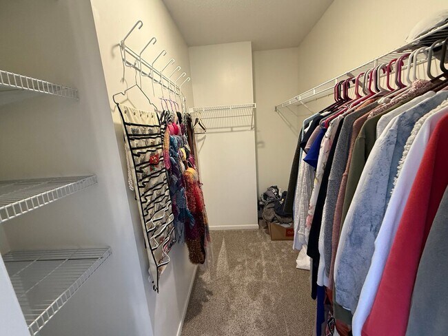 Building Photo - 9339 Turnberry Alcove