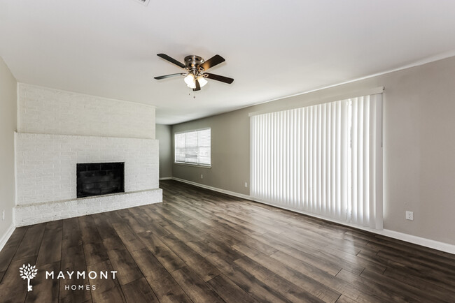 Building Photo - Comfortable 3-Bedroom Brick Home