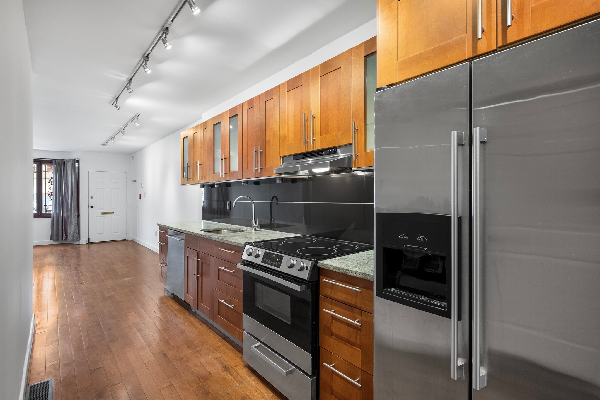 Building Photo - 532 S 15th St