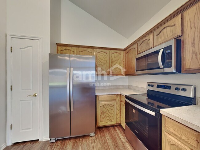Building Photo - 10613 Big Oak Dr