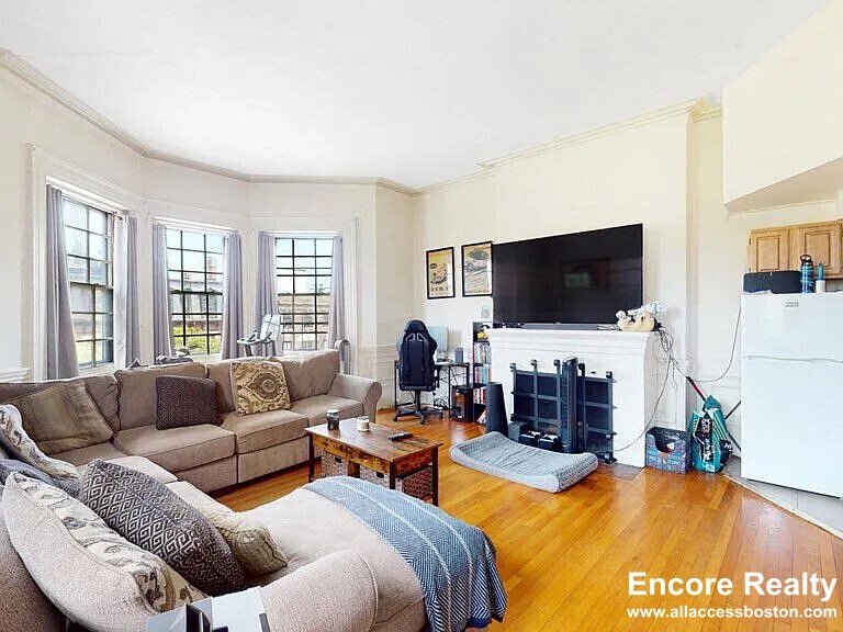 Building Photo - 1 Gloucester St