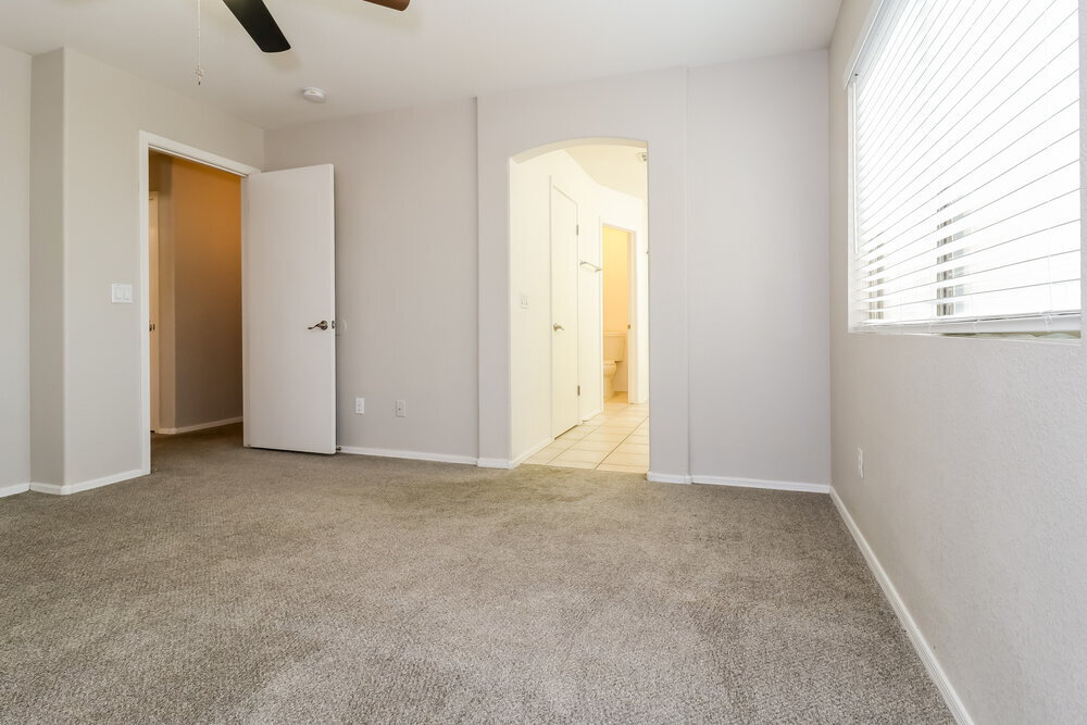 Building Photo - 3802 N 104th Ave