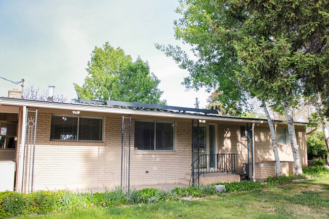 Building Photo - 697 N 1020 E