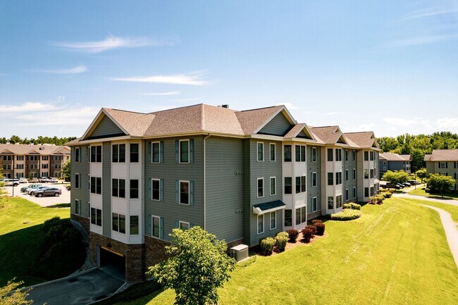 Building Photo - Pet Free 1 Bedroom Apartment