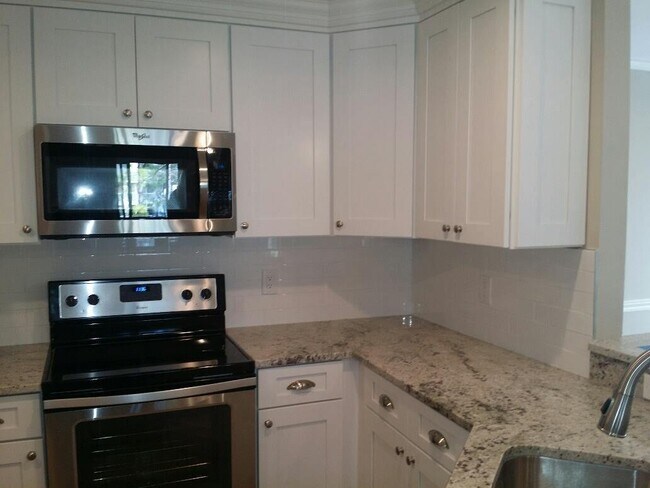 Building Photo - 700 Ironwood Dr
