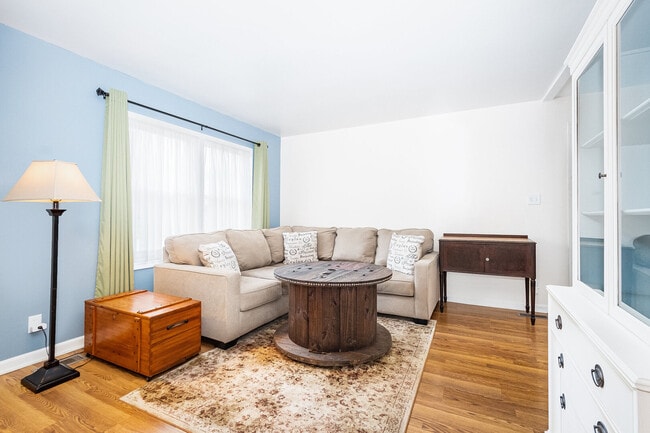 Building Photo - 531 Glen Ave