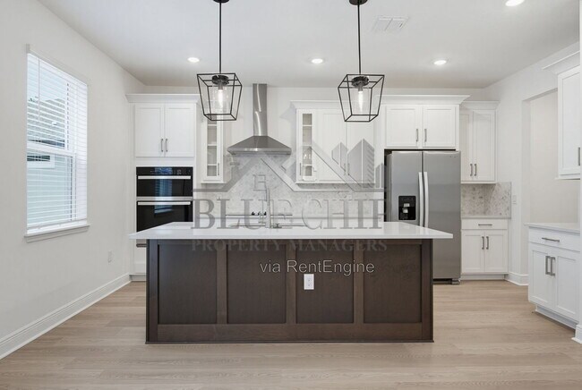 Building Photo - 1217 Pampus Dr