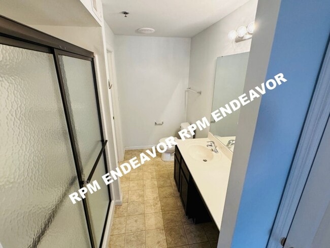 Building Photo - 2 Bed, 2 Bath, Move in Ready!