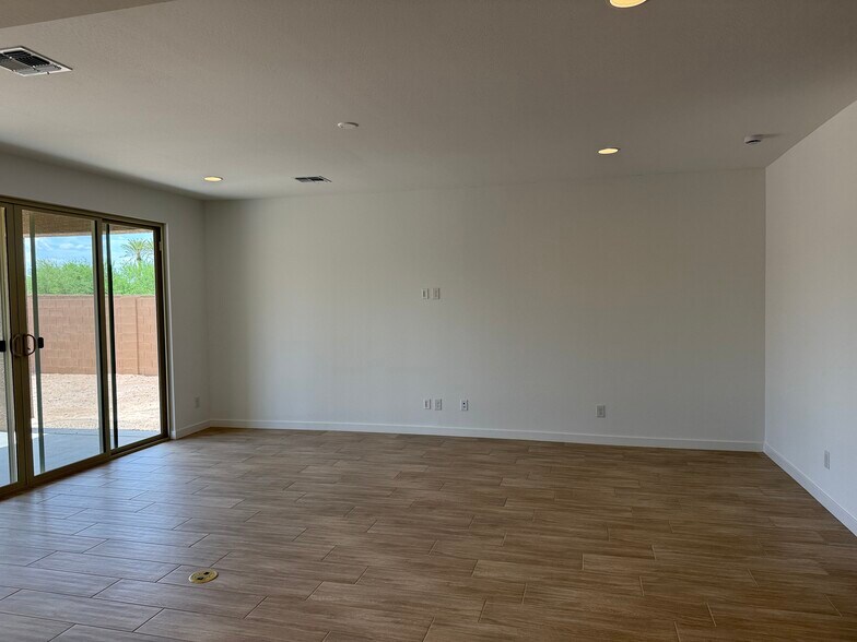 Great room - 40563 W Michaels Dr