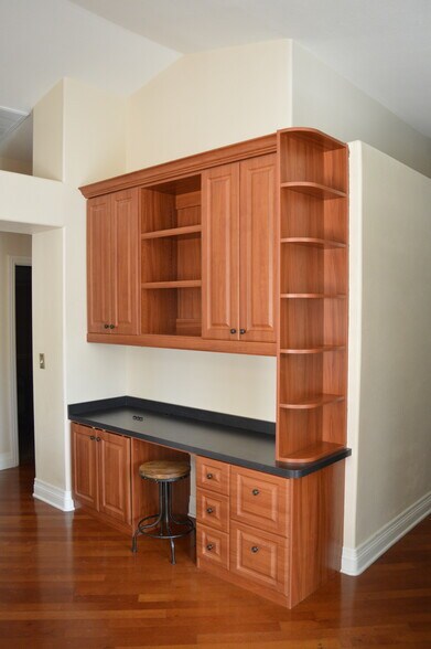 Building Photo - 1524 Waterton Dr